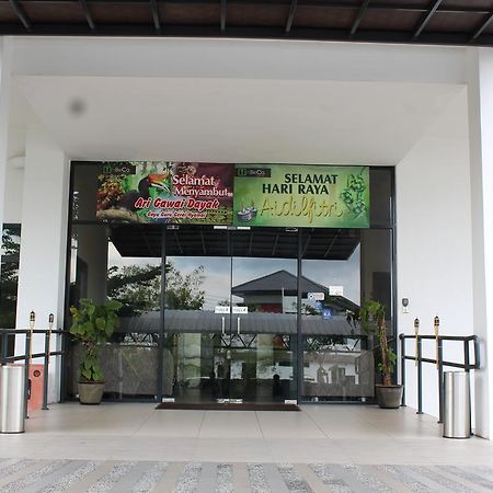 Tribeca Suites Kuching Ngoại thất bức ảnh
