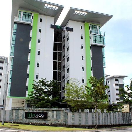 Tribeca Suites Kuching Ngoại thất bức ảnh