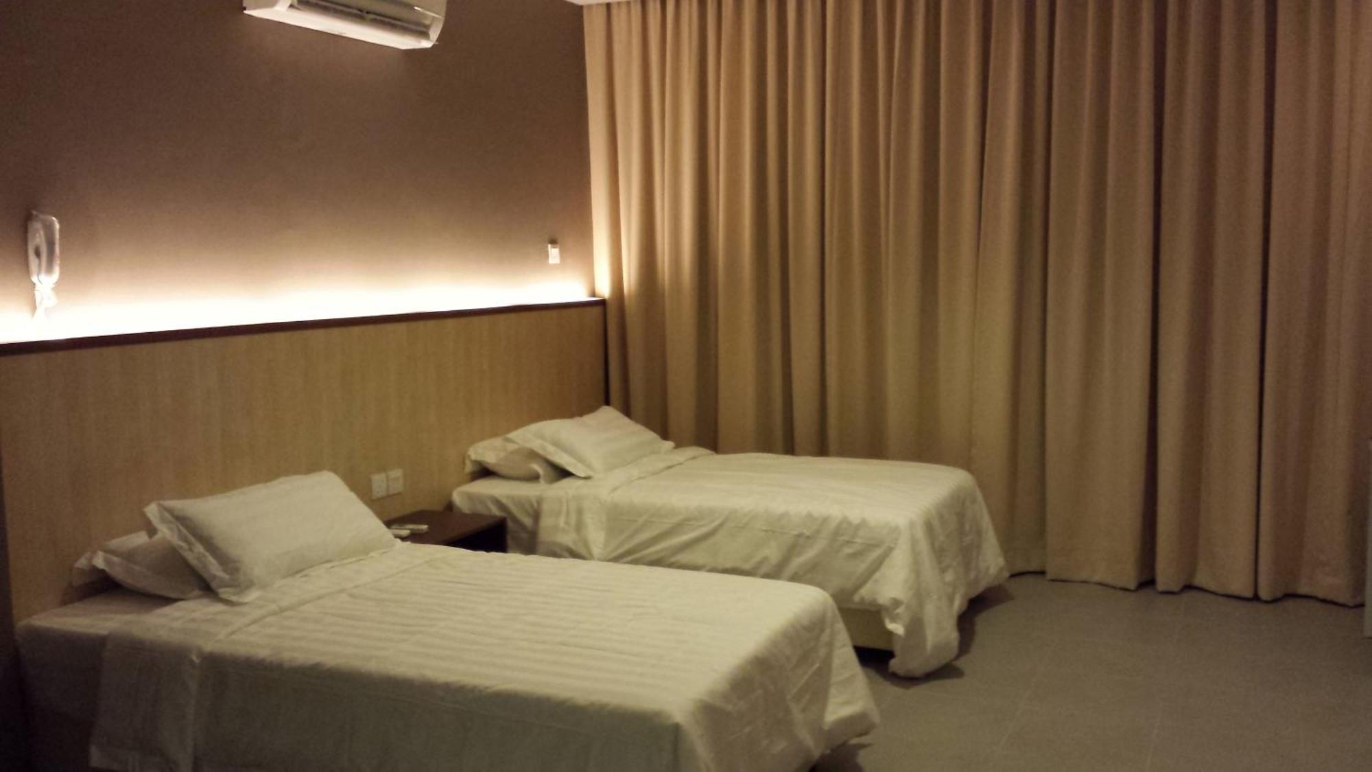 Tribeca Suites Kuching Ngoại thất bức ảnh