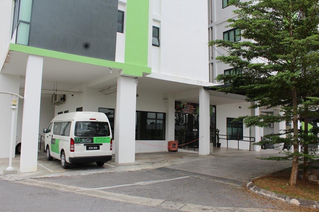 Tribeca Suites Kuching Ngoại thất bức ảnh
