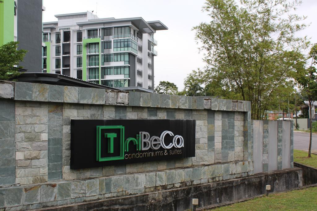 Tribeca Suites Kuching Ngoại thất bức ảnh