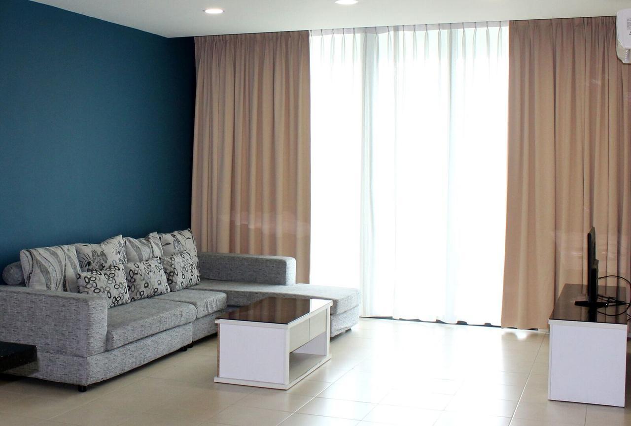Tribeca Suites Kuching Ngoại thất bức ảnh