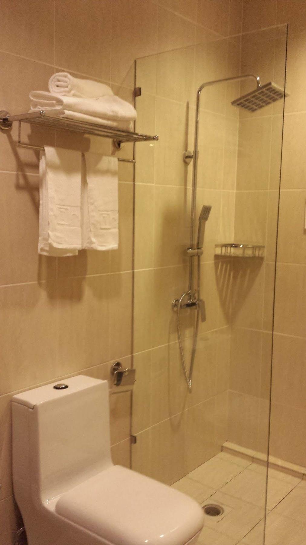 Tribeca Suites Kuching Ngoại thất bức ảnh